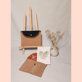 Carte aquarelle cœur de mimosa et pochette tissu en guise d'enveloppe